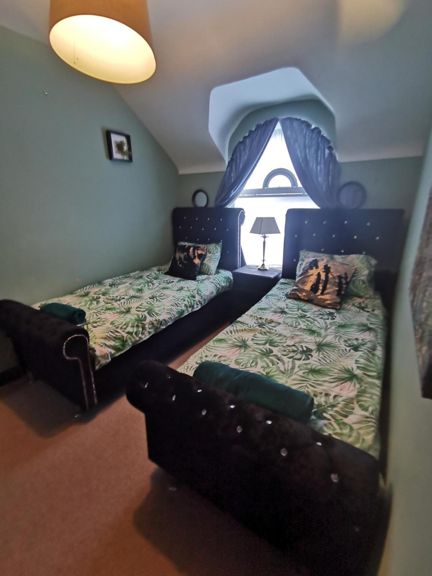 Palm Cove Bundoran Luxurious Sea View Balcony Free Wifi Netflix Sleeps 5 Exterior foto