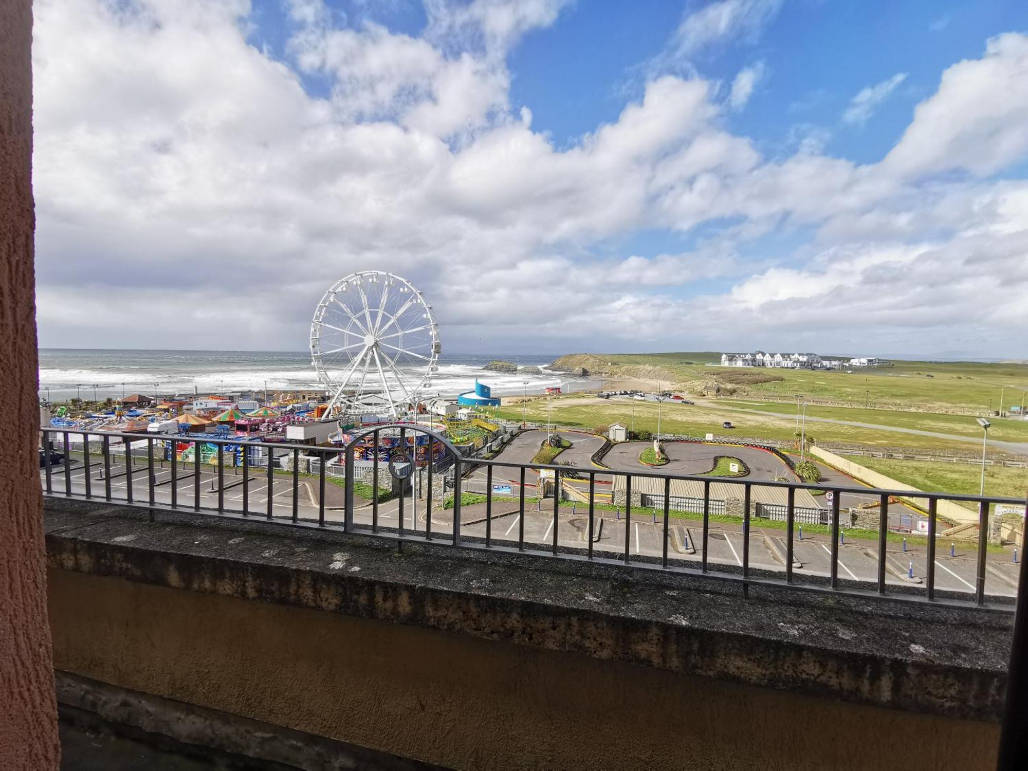 Palm Cove Bundoran Luxurious Sea View Balcony Free Wifi Netflix Sleeps 5 Exterior foto